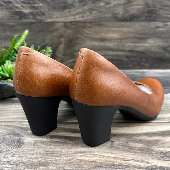 NIB Sofft Nasia 8M 39 Leather Classic Pumps Comfort Block Heels Cork Brown - Picture 7 of 11